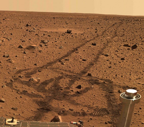 Spirit_rover_tracks